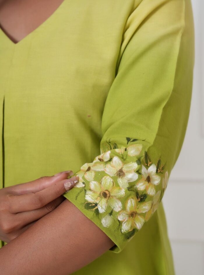 Green Kurti With Haindpaint Sleeves